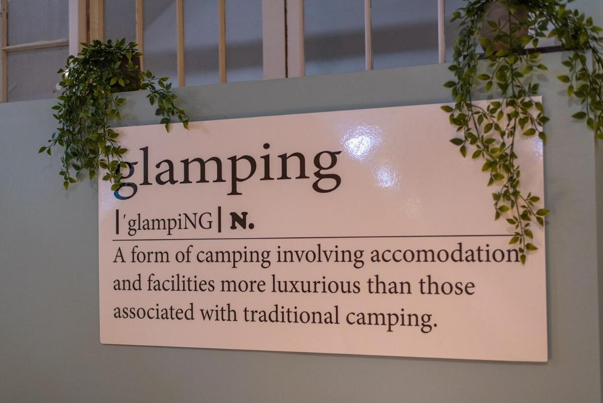 Experience Stay At The Glamping Loft Lake Geneva - Group Stays - 12 Stylish Tent Suites - Kitchen & Bar المظهر الخارجي الصورة