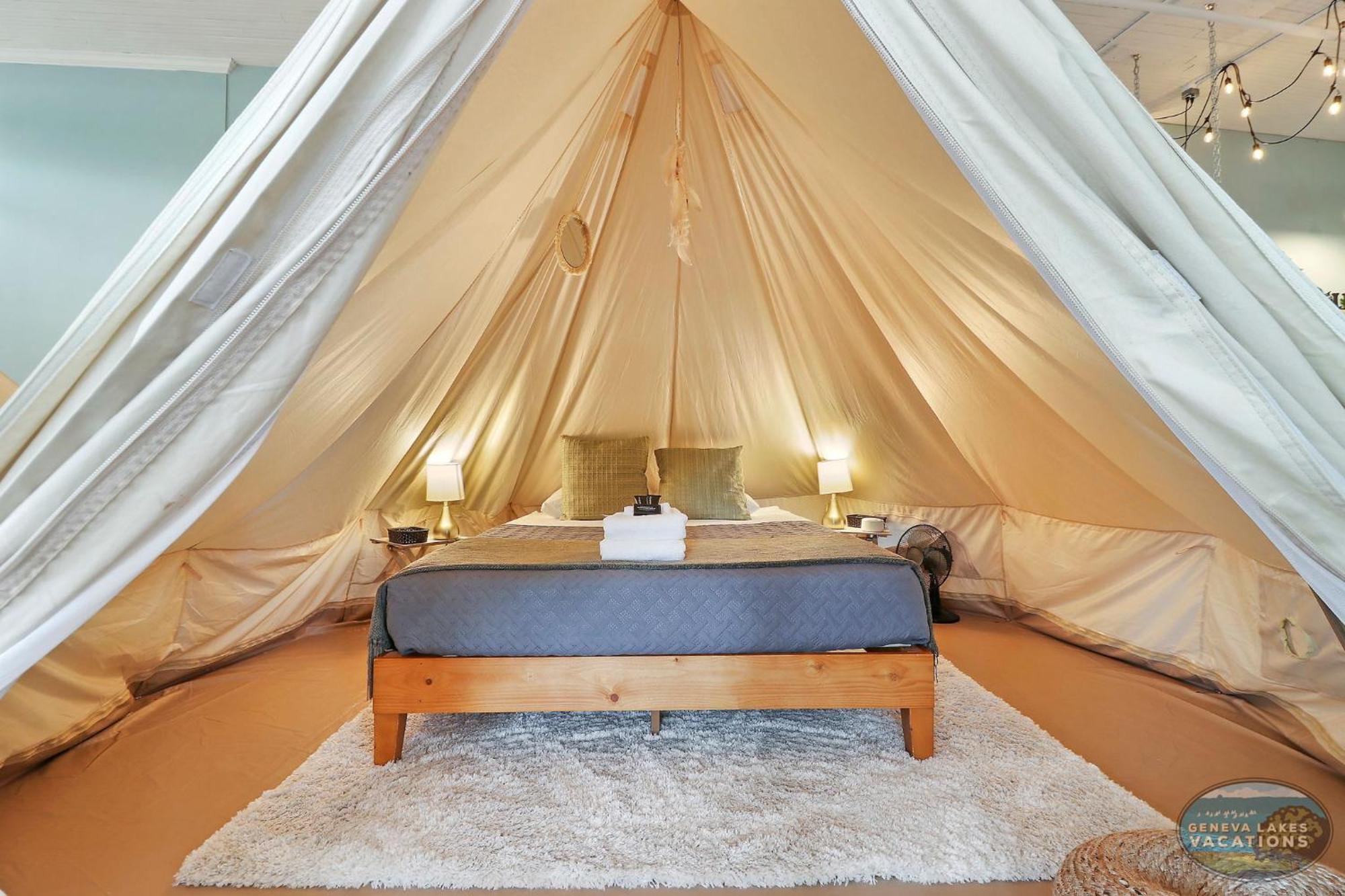 Experience Stay At The Glamping Loft Lake Geneva - Group Stays - 12 Stylish Tent Suites - Kitchen & Bar المظهر الخارجي الصورة