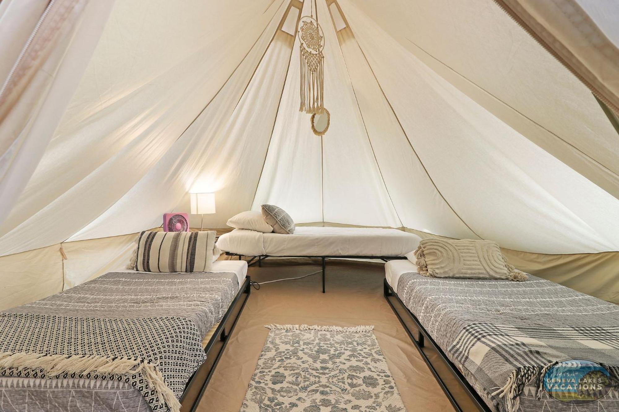 Experience Stay At The Glamping Loft Lake Geneva - Group Stays - 12 Stylish Tent Suites - Kitchen & Bar المظهر الخارجي الصورة